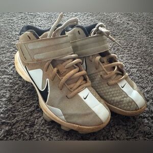 Youth Nike trout  grey and White baseball cleats sz 2